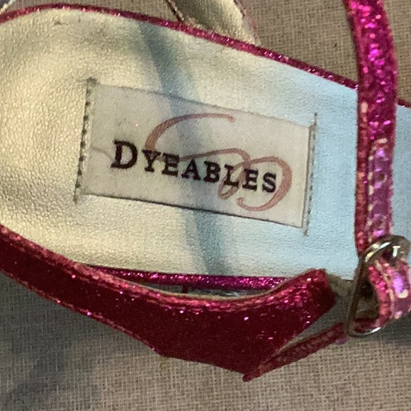 NWOT Dyeables heels - Picture 4 of 9